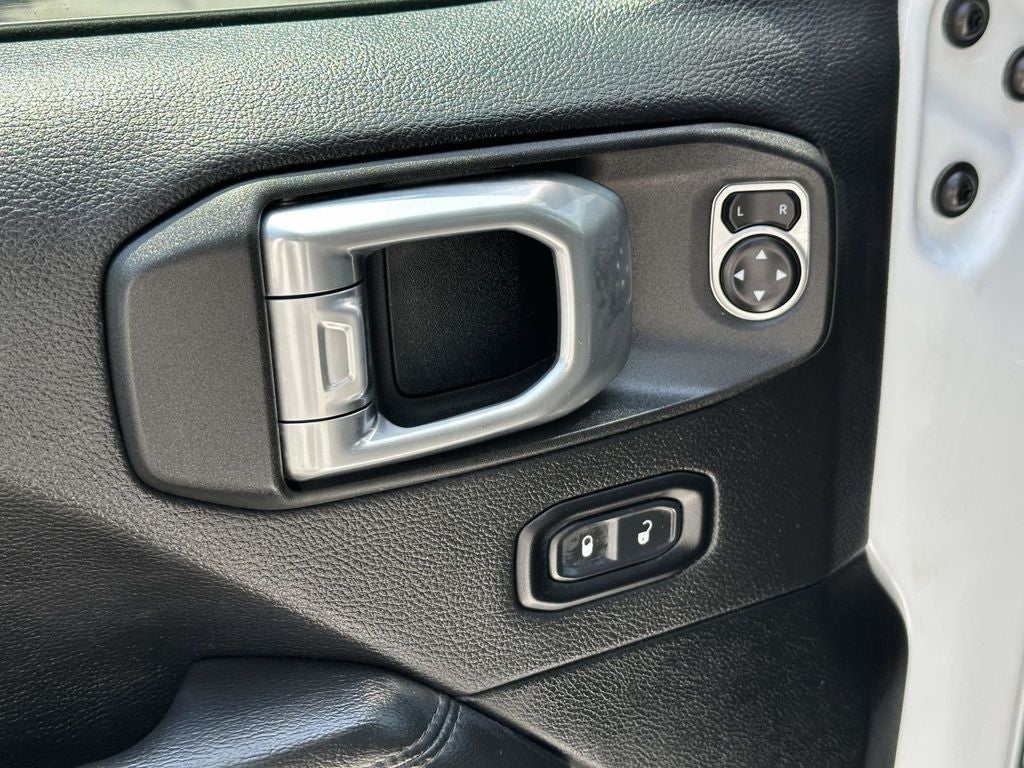 2020 Jeep Wrangler Unlimited Sahara Altitude