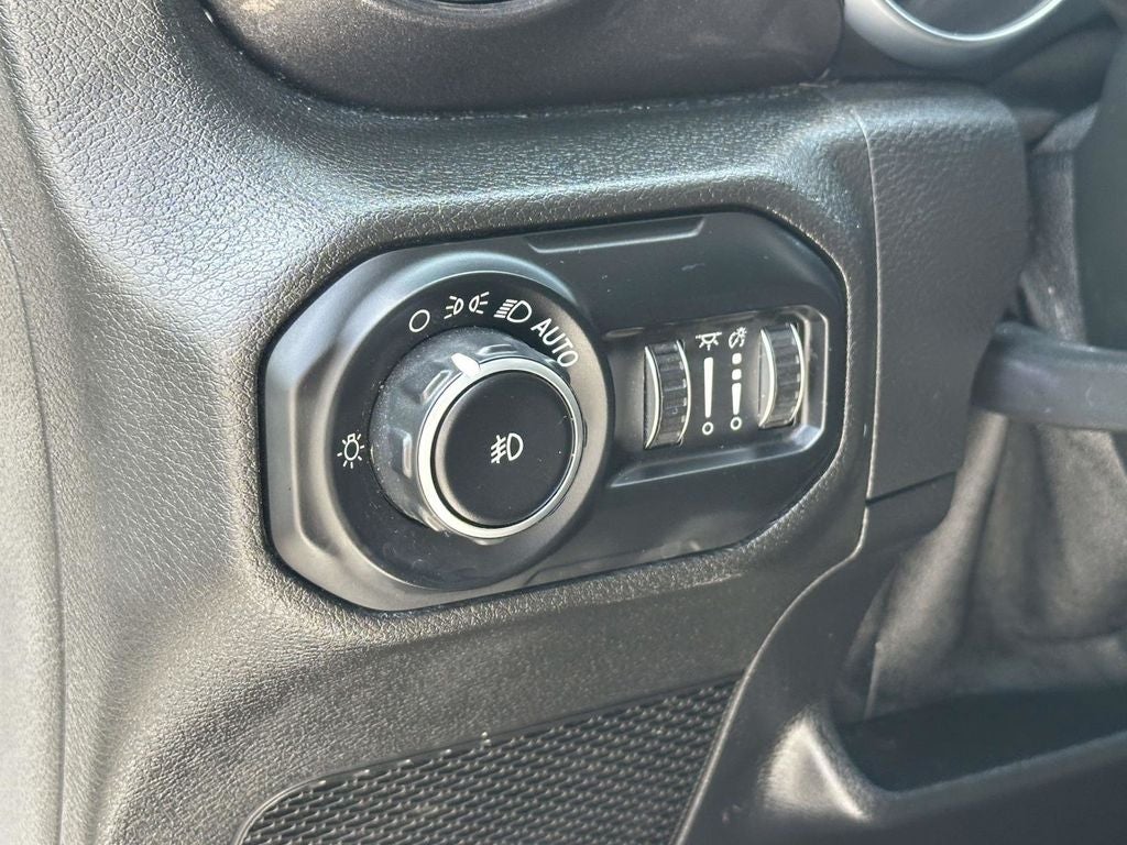 2020 Jeep Wrangler Unlimited Sahara Altitude