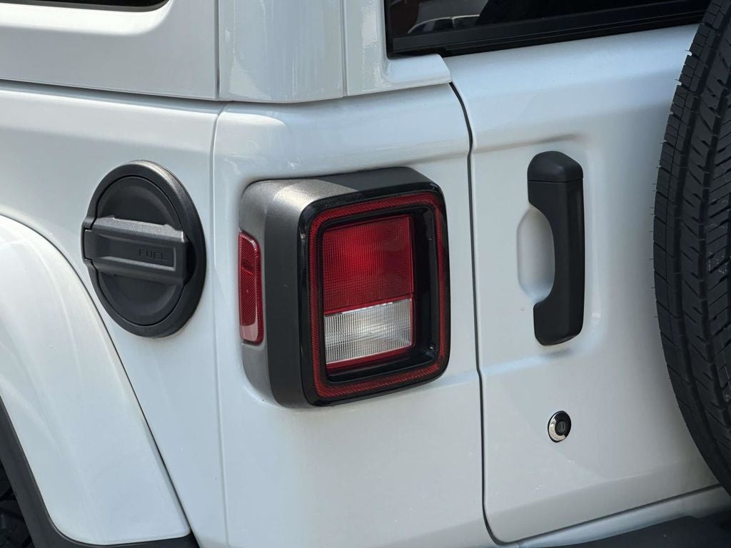 2020 Jeep Wrangler Unlimited Sahara Altitude