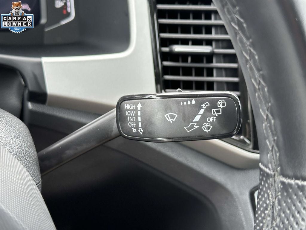 2023 Volkswagen Atlas Cross Sport 2.0T SEL R-Line