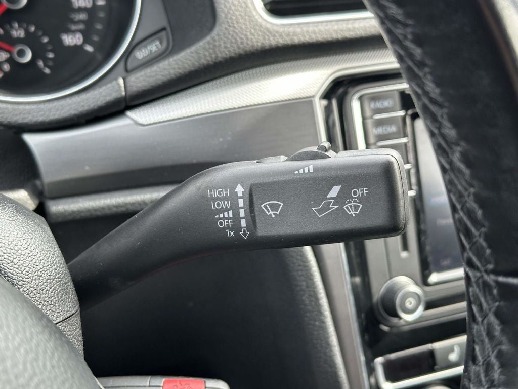 2018 Volkswagen Passat 2.0T R-Line