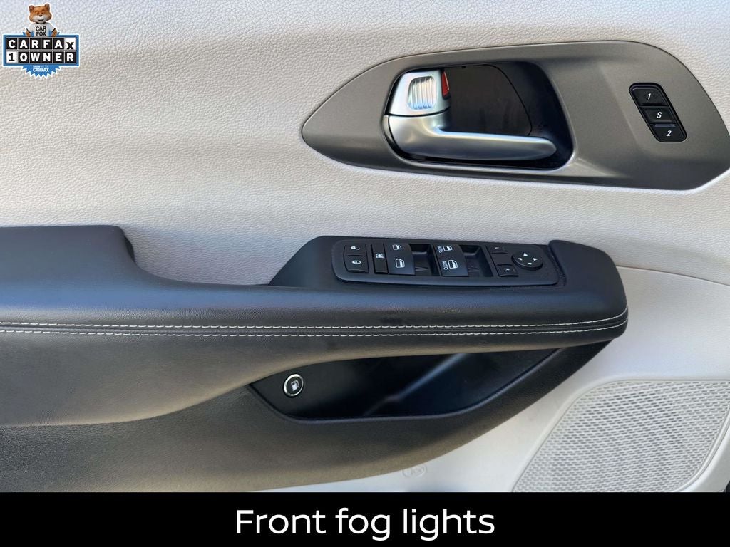 2023 Chrysler Pacifica Hybrid Touring L