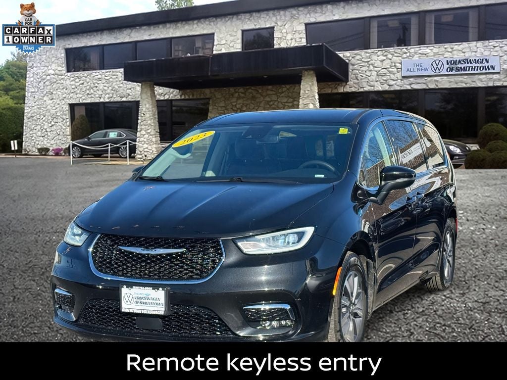 2023 Chrysler Pacifica Hybrid Touring L