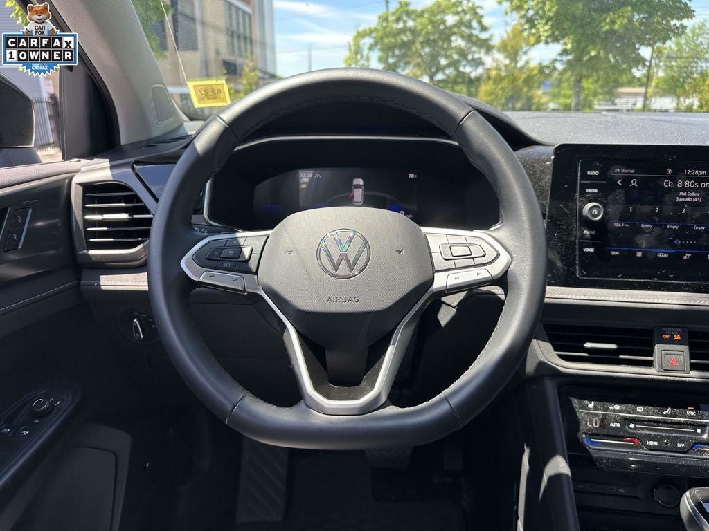 2025 Volkswagen Taos 1.5T SE Black