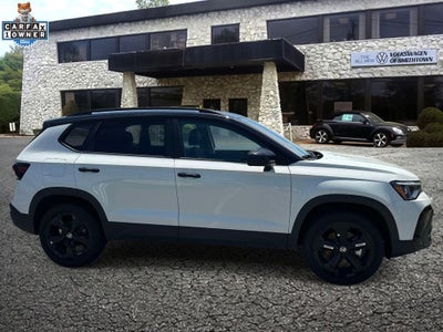 2025 Volkswagen Taos 1.5T SE Black