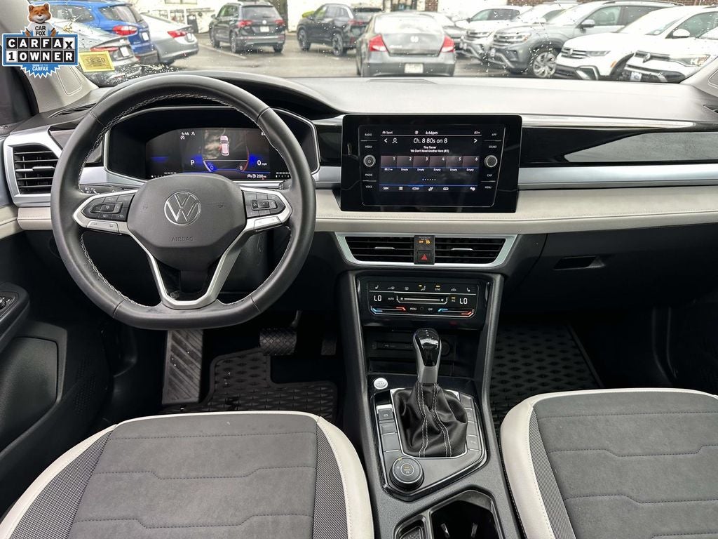 2025 Volkswagen Taos 1.5T SE