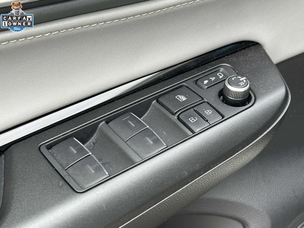 2022 Toyota Venza LE